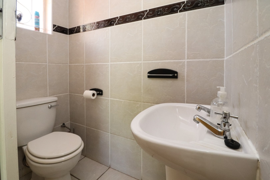 Commercial Property for Sale in Adamayview North West